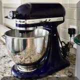 K04. KitchenAid stand mixer. 